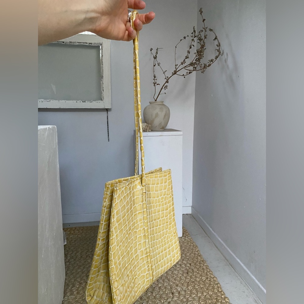 LOQ Mir Patent Leather Croc Pequeo Handbag